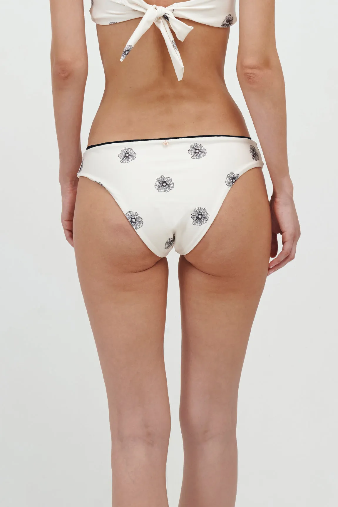 Bottom The Blooming Sea - Image 5