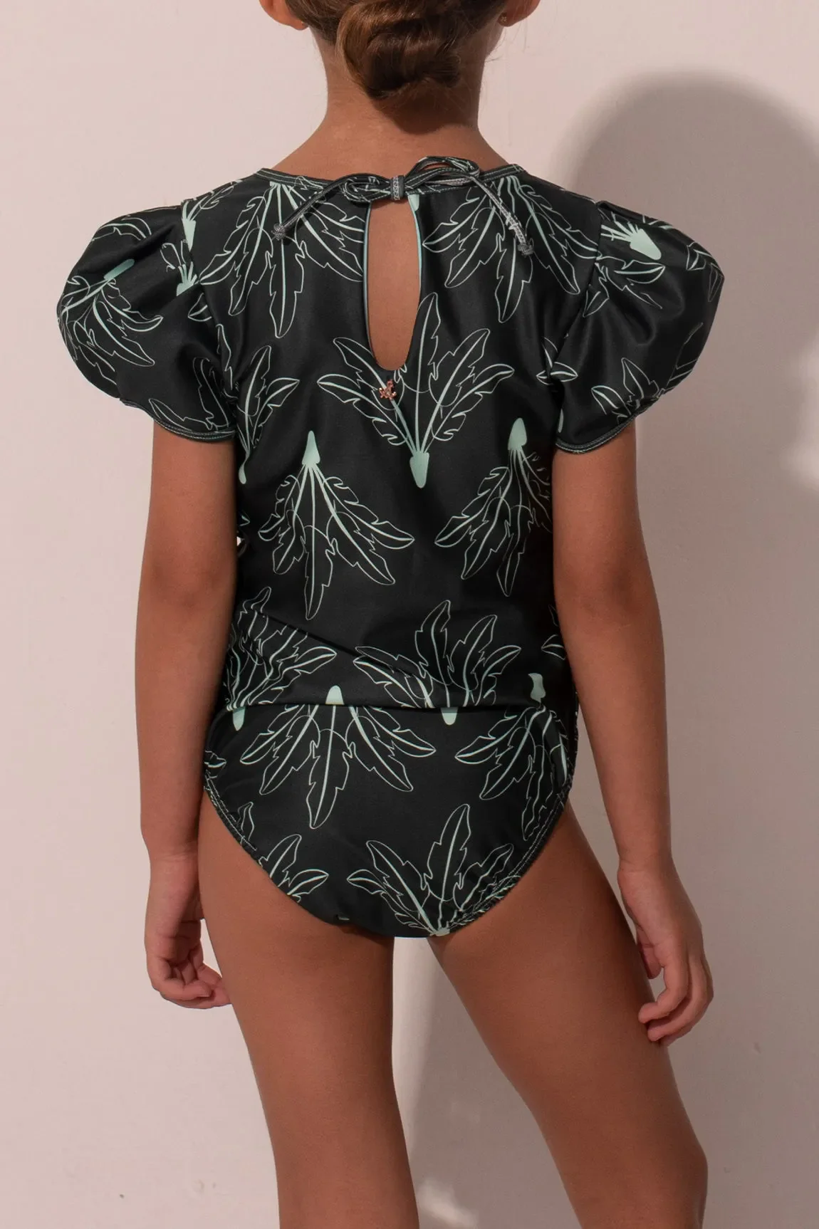 The Mini Palming One Piece - Image 2