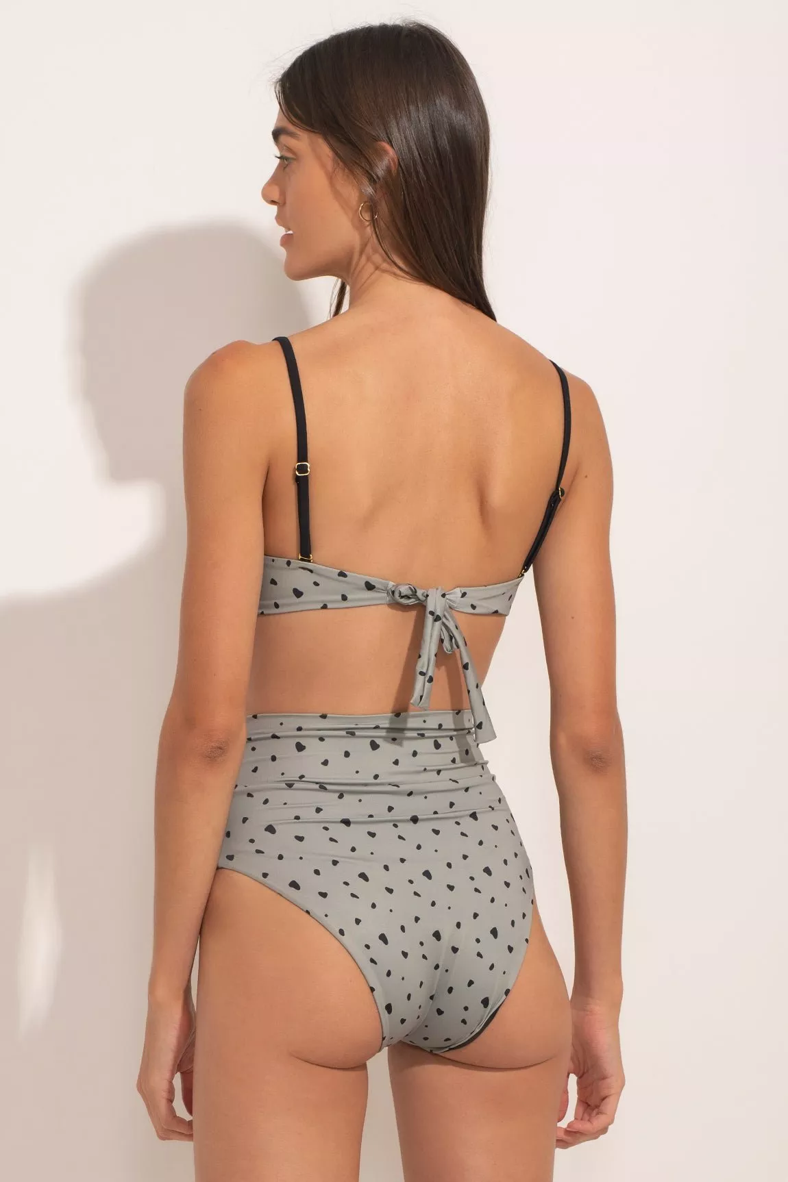Top The Olive Coast - Image 5