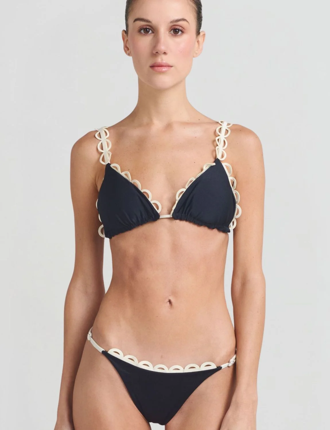 Top Triangle Liora Black - Image 3